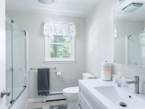 2 Simon Davis Dr, Rutland MA 01543