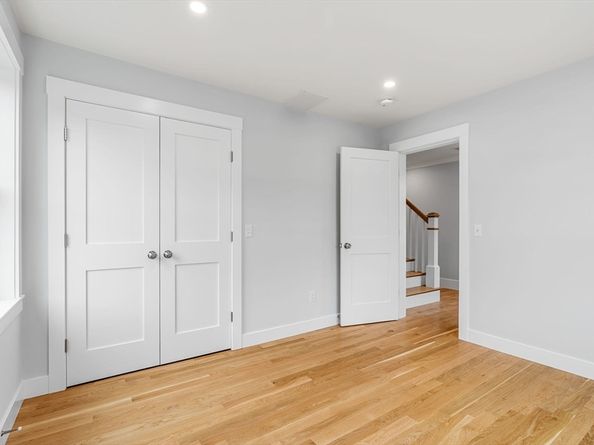 10 Whittier Rd, Natick MA 01760
