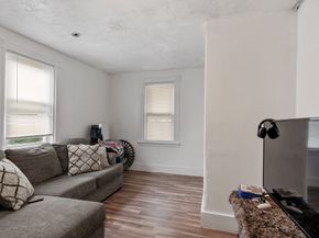 376 Elm St, Fitchburg MA 01420