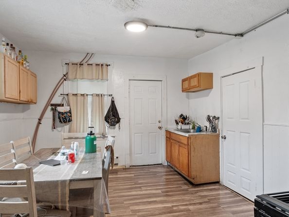 376 Elm St, Fitchburg MA 01420