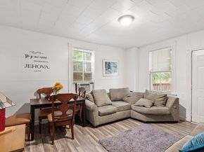 376 Elm St, Fitchburg MA 01420