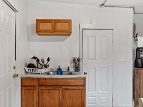 376 Elm St, Fitchburg MA 01420