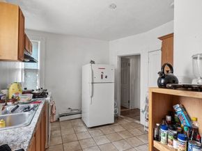 376 Elm St, Fitchburg MA 01420