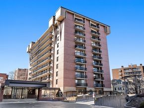 60 Longwood Ave 802, Brookline MA 02446
