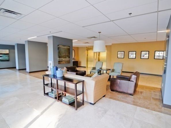 60 Longwood Ave 802, Brookline MA 02446