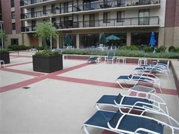 60 Longwood Ave 802, Brookline MA 02446