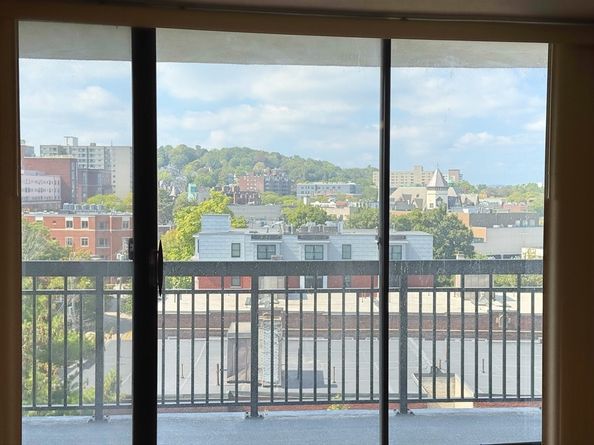 60 Longwood Ave 802, Brookline MA 02446