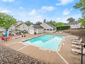 49 Meadow Pond Dr I, Leominster MA 01453