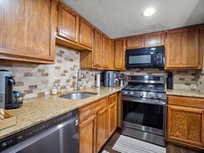 49 Meadow Pond Dr I, Leominster MA 01453