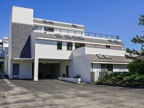 25 Oceanside Drive 25, Hull MA 02045