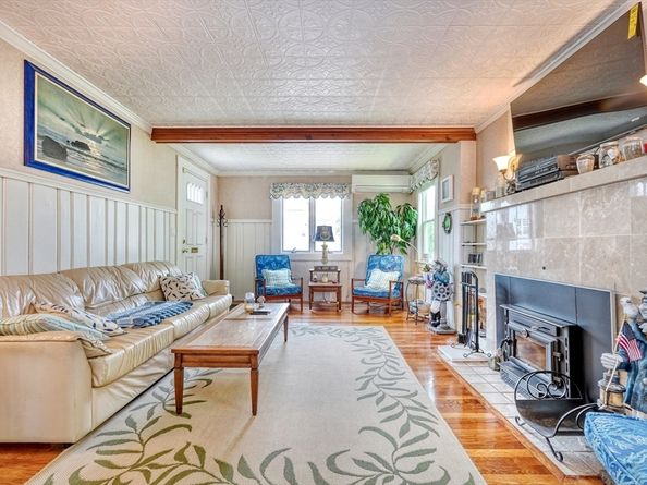32 Hale Avenue, Winthrop MA 02152