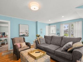 8 Woodland Cir, Wareham MA 02571