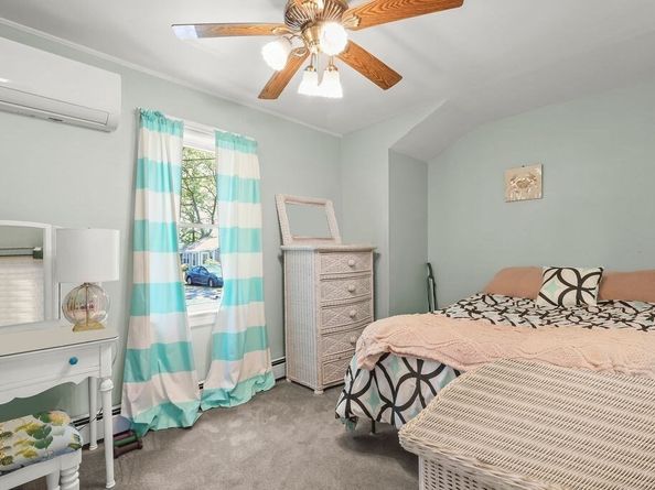 8 Woodland Cir, Wareham MA 02571