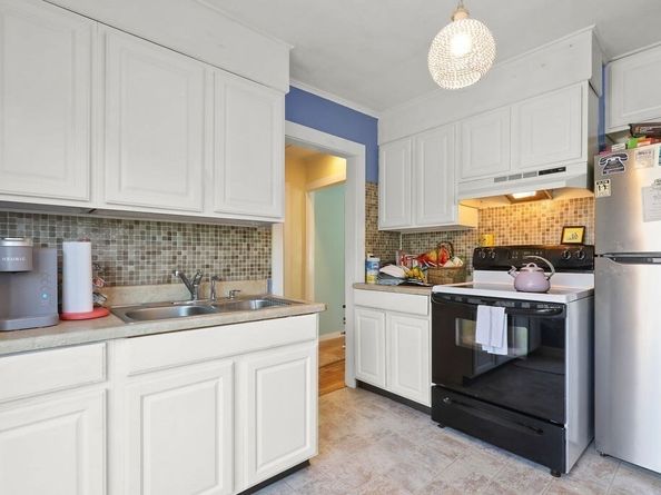 8 Woodland Cir, Wareham MA 02571