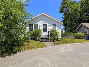 8 Woodland Cir