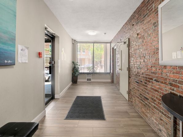 386 Commercial Street 4E, Boston MA 02109
