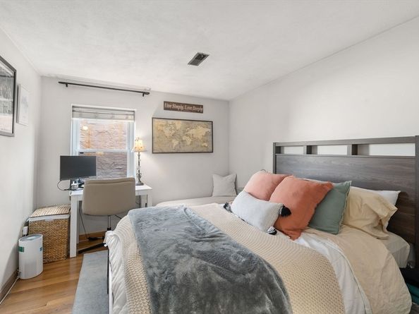 386 Commercial Street 4E, Boston MA 02109