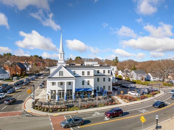 298 Washington St 208, Westwood MA 02090