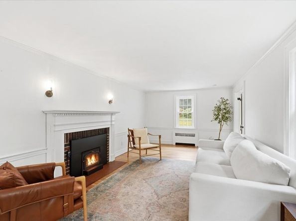 94 High St, Hingham MA 02043