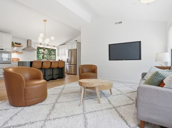 14 Temi Road, Chelmsford MA 01824