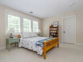 5 Fieldstone Dr, Mattapoisett MA 02739