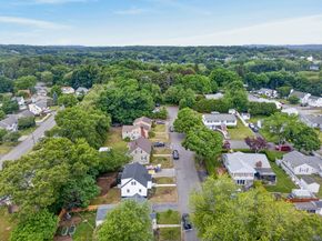 8 Bartlett St, Peabody MA 01960