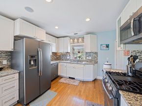 16 Pequot Rd, Weymouth MA 02191
