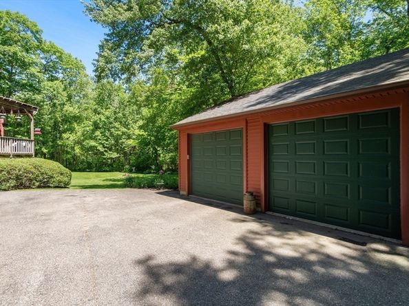 164 White Birch St, Leicester MA 01524