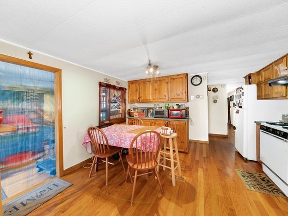 154 Newbury St 26, Peabody MA 01960