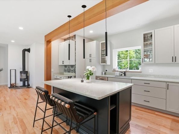 108 Kilby St, Hingham MA 02043