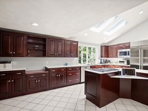 4 Pentucket Ln, Danvers MA 01923