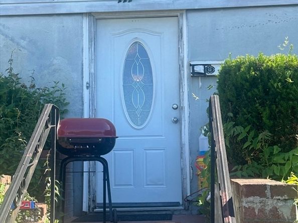 111 Arnold St, Revere MA 02151