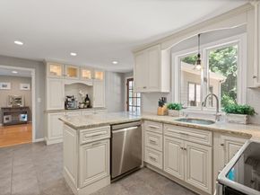 2 Garrison Ln, Southborough MA 01772