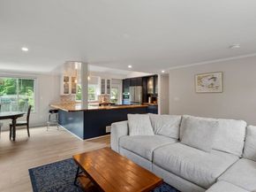987 Pleasant St, Framingham MA 01701
