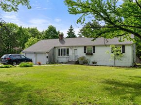 987 Pleasant St, Framingham MA 01701