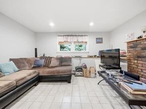 115 Arrowhead Dr, Bridgewater MA 02324