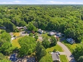 115 Arrowhead Dr, Bridgewater MA 02324