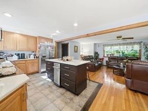 115 Arrowhead Dr, Bridgewater MA 02324
