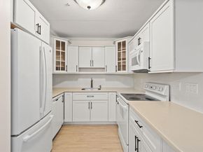 55 Tall Oaks Dr L3, Weymouth MA 02190
