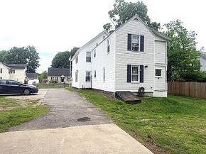 56 Harrison St, Leominster MA 01453