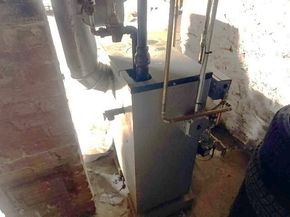 56 Harrison St, Leominster MA 01453