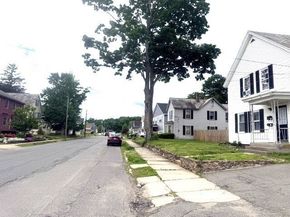 56 Harrison St, Leominster MA 01453