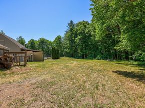 27 Davis St, Rutland MA 01543
