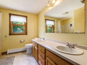 27 Davis St, Rutland MA 01543