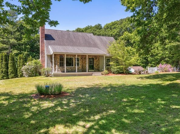 27 Davis St, Rutland MA 01543