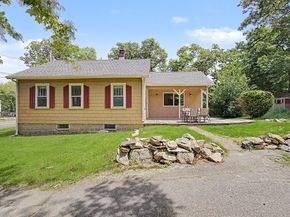 70 Groveland St, Abington MA 02351
