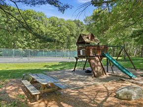 78 Macintosh Ln 78, Boxborough MA 01719