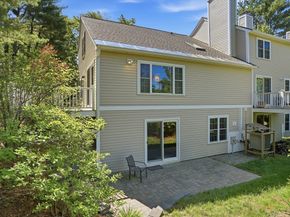 78 Macintosh Ln 78, Boxborough MA 01719