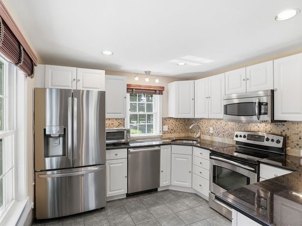 78 Macintosh Ln 78, Boxborough MA 01719