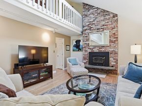 78 Macintosh Ln 78, Boxborough MA 01719